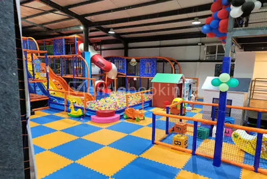 Kids play & Party room